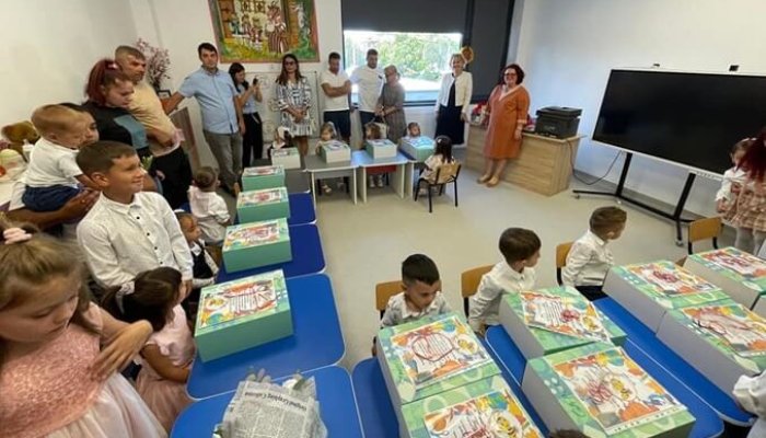 rechizite prima zi de școală florești